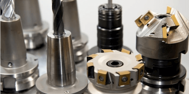 peralatan milling cnc