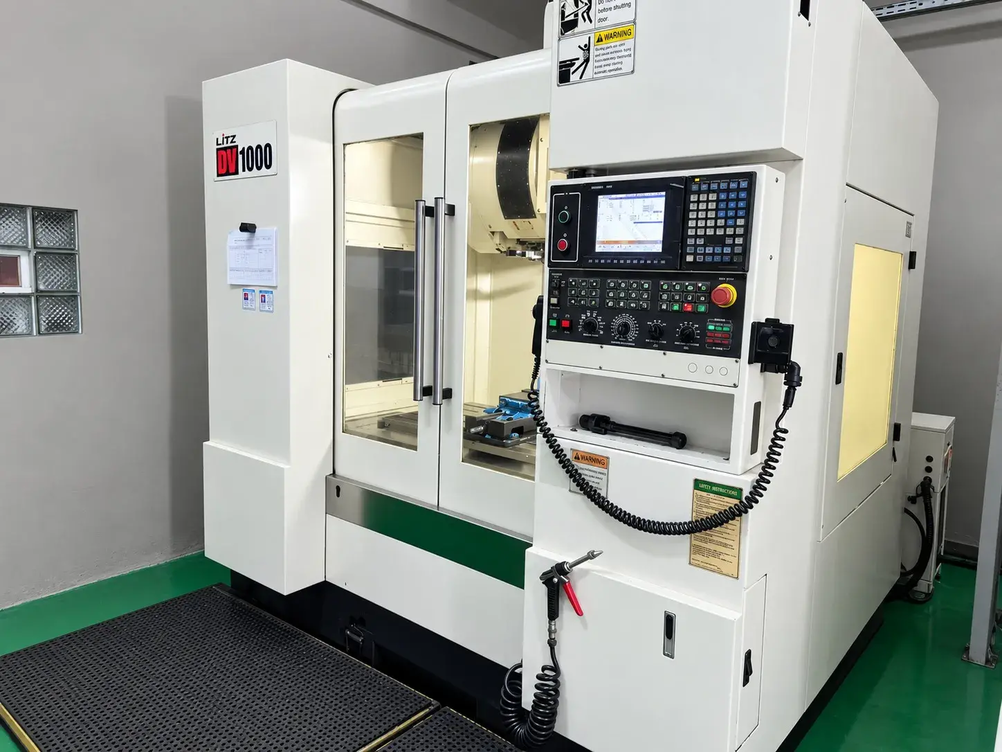 CNC Milling Litz DV-1000 di Workshop STP