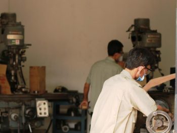 profil manufaktur suku cadang